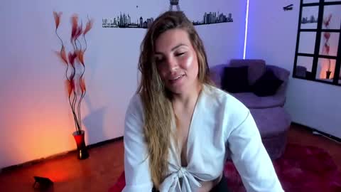 Elizabeth online show from 09/09/25, 01:27