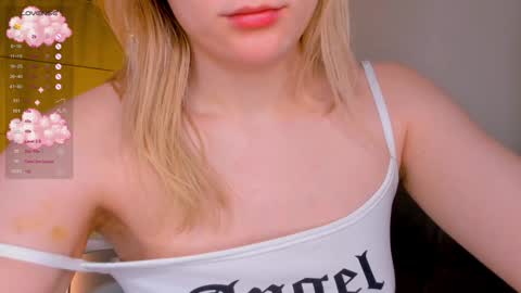 Snapshot of elizabethandersen chatting on 01/27/25, 01:05 Elizabeth online show from 01/27/25, 01:05