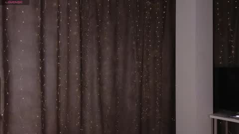 Snapshot of elizabethandersen chatting on 11/15/25, 01:03 Elizabeth online show from 11/15/25, 01:03