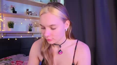 Elizabeth online show from 05/02/26, 01:21