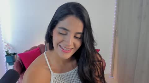 Snapshot of elizabetharo chatting on 02/22/25, 08:53 Eliza online show from 02/22/25, 08:53