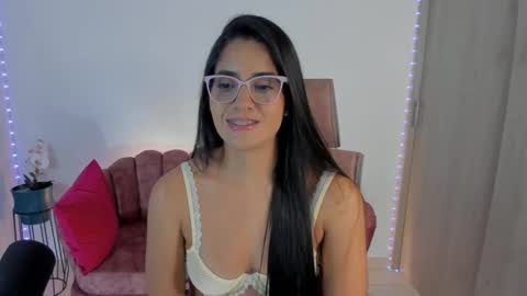 Snapshot of elizabetharo chatting on 02/27/25, 02:53 Eliza online show from 02/27/25, 02:53