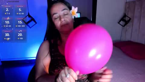 Lucia Vonne online show from 11/21/25, 01:54