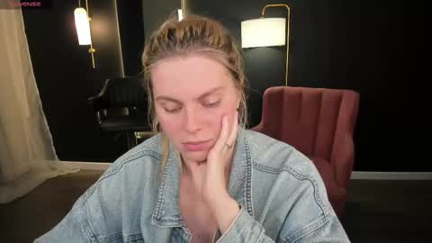 elizabethmad online show from 09/17/25, 09:27