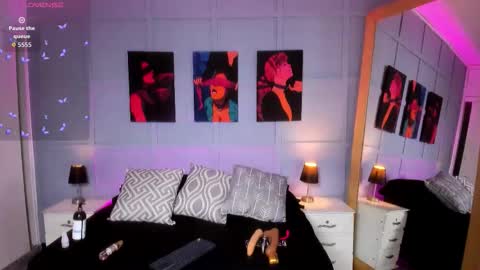  Elizabeth online show from 11/19/25, 03:50