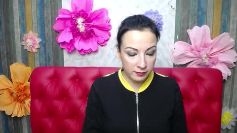 ElizabethSho online show from 10/18/25, 05:35