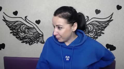 Snapshot of elizabethsho chatting on 11/19/25, 06:08 ElizabethSho online show from 11/19/25, 06:08