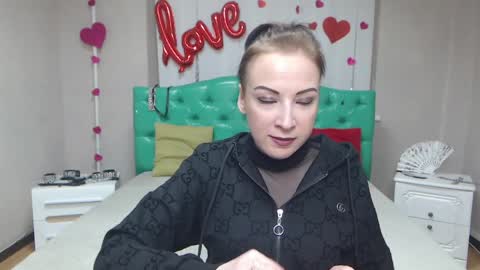 Snapshot of elizabethsho chatting on 03/27/26, 06:40 ElizabethSho online show from 03/27/26, 06:40