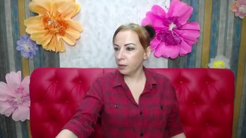 Snapshot of elizabethsho chatting on 04/30/26, 06:14 ElizabethSho online show from 04/30/26, 06:14