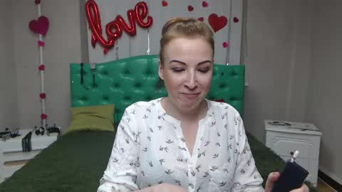 Snapshot of elizabethsho chatting on 05/15/26, 06:15 ElizabethSho online show from 05/15/26, 06:15