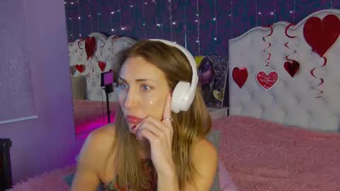 Snapshot of elizamayers chatting on 02/15/25, 03:42 Linda online show from 02/15/25, 03:42