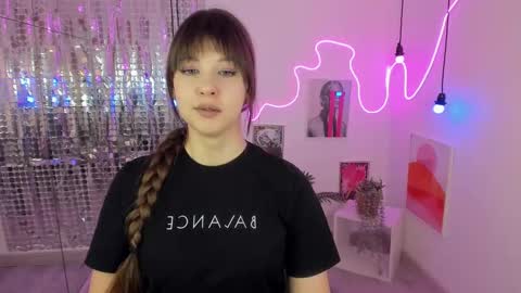 Eliza online show from 03/02/25, 01:05