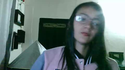 Snapshot of elizka_00 chatting on 04/18/26, 03:43 elizka 00 online show from 04/18/26, 03:43