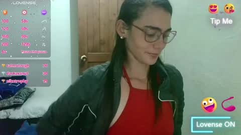 Snapshot of elizka_00 chatting on 05/08/26, 04:29 elizka 00 online show from 05/08/26, 04:29