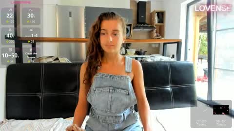 Snapshot of elizsweet chatting on 05/26/26, 10:00 Eliz online show from 05/26/26, 10:00