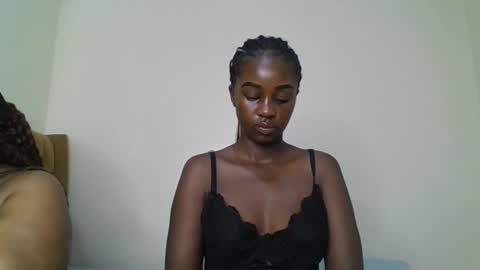 ella8_ online show from 07/08/26, 11:15