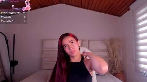 Ella Olmos  online show from 05/11/26, 04:04