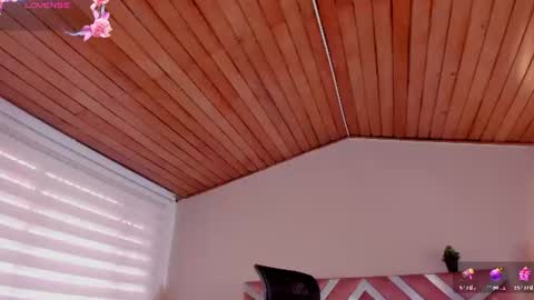 Ella Olmos  online show from 06/09/26, 02:06