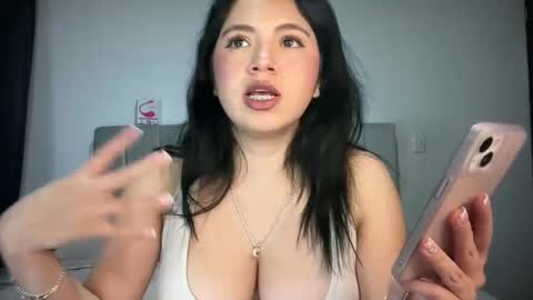 Ella  online show from 10/01/25, 05:35