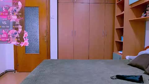 Ella  online show from 11/03/25, 06:47