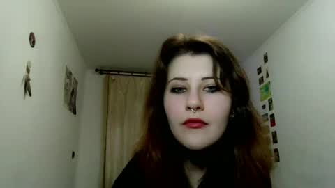 Snapshot of ella_fr chatting on 11/03/25, 01:01 ella fr online show from 11/03/25, 01:01