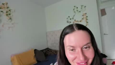 Snapshot of ella_gdss chatting on 04/10/26, 02:22 ELLA online show from 04/10/26, 02:22