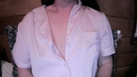 Snapshot of ella_girlnextdoor chatting on 09/13/25, 11:10 Ella - Girl Next Door online show from 09/13/25, 11:10