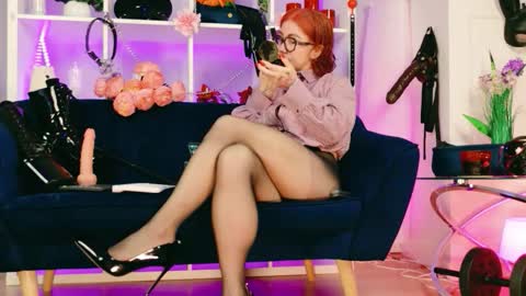 ella_kross online show from 03/21/26, 08:52