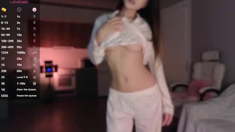 Lee online show from 10/20/25, 02:12