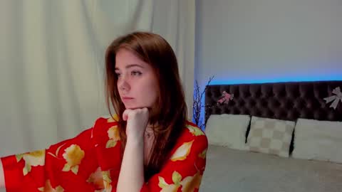 Snapshot of ella_mayers chatting on 02/12/25, 04:44 Ella Mayers online show from 02/12/25, 04:44