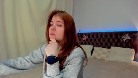 Snapshot of ella_mayers chatting on 02/13/25, 09:49 Ella Mayers online show from 02/13/25, 09:49