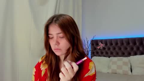 Snapshot of ella_mayers chatting on 02/27/25, 03:36 Ella Mayers online show from 02/27/25, 03:36