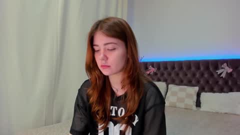 Snapshot of ella_mayers chatting on 03/05/25, 09:48 Ella Mayers online show from 03/05/25, 09:48