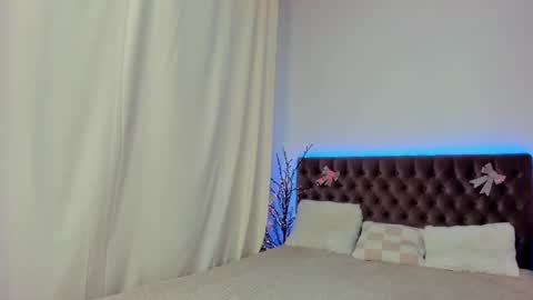 Snapshot of ella_mayers chatting on 03/06/25, 12:54 Ella Mayers online show from 03/06/25, 12:54