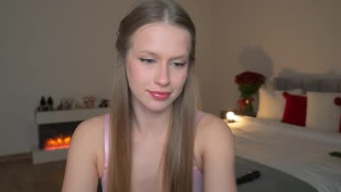 Snapshot of ella_twinkle chatting on 04/04/26, 07:22 Ella online show from 04/04/26, 07:22