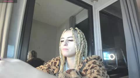 ella_vee online show from 10/26/25, 04:07
