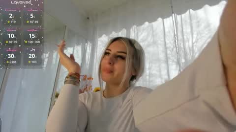 ella_vee online show from 03/15/26, 05:57