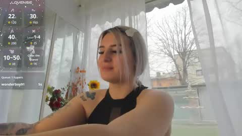 ella_vee online show from 03/19/26, 06:39