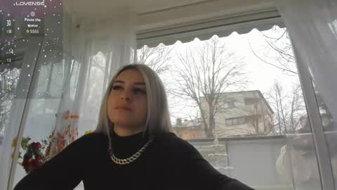 Snapshot of ella_vee chatting on 03/22/26, 07:34 ella_vee online show from 03/22/26, 07:34