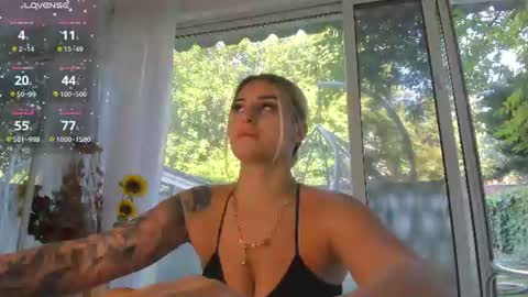 Snapshot of ella_vee chatting on 07/05/26, 05:36 ella_vee online show from 07/05/26, 05:36