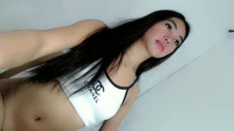 Snapshot of ella_walkerxxx chatting on 05/13/26, 03:04 ella_walkerxxx online show from 05/13/26, 03:04