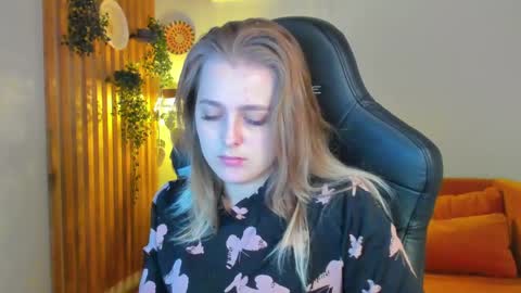 EllaBells online show from 05/02/26, 05:12