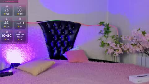 Ella online show from 10/22/25, 04:07