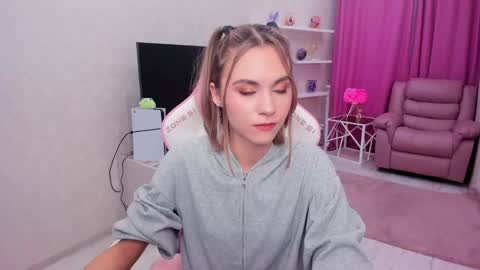 ellacurtis online show from 04/30/26, 02:07