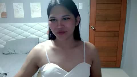 EllaFord online show from 05/19/26, 04:13