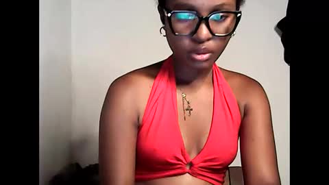 Snapshot of ellah245 chatting on 04/06/26, 10:00 ellah245 online show from 04/06/26, 10:00