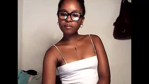 Snapshot of ellah245 chatting on 04/24/26, 11:18 ellah245 online show from 04/24/26, 11:18