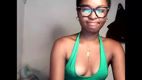 Snapshot of ellah245 chatting on 04/27/26, 10:57 ellah245 online show from 04/27/26, 10:57