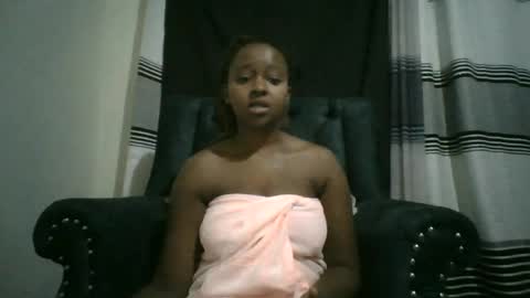 Snapshot of ellah_simone chatting on 06/21/26, 06:10 ellah-simone online show from 06/21/26, 06:10