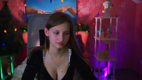 Snapshot of ellahorton chatting on 12/30/24, 09:59 Ella online show from 12/30/24, 09:59